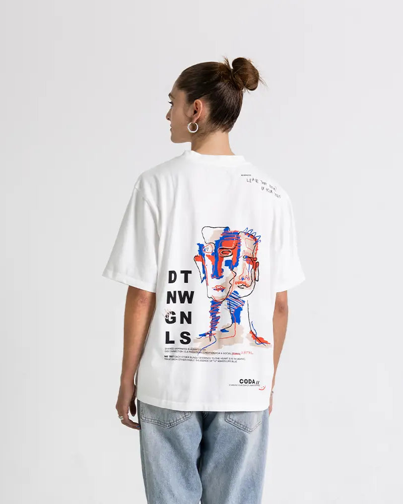 Rückansicht des Dangel Twins-Shirts mit künstlerischem Print und Schriftzug – WE•TRST x Dangel Twins Edition.