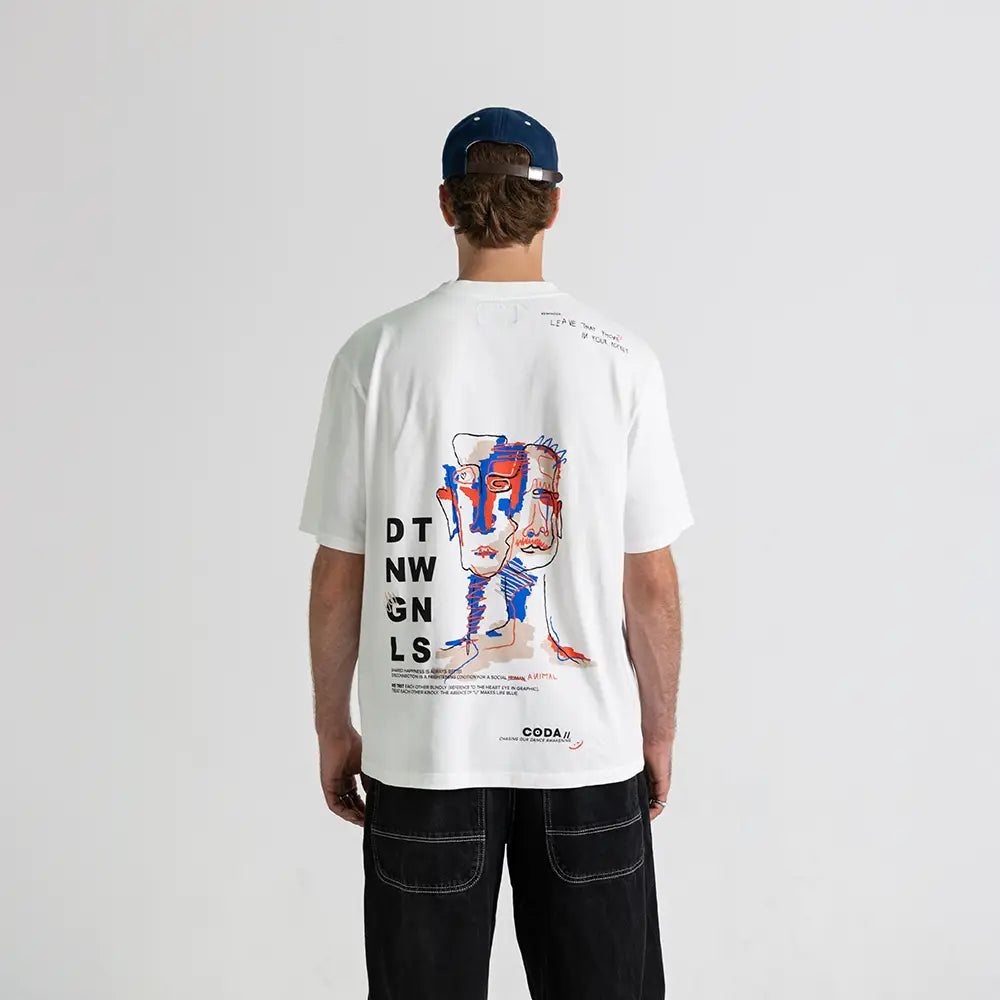 Rückansicht des WE•TRST Dangel Twins-Shirts mit illustrativer Grafik – kreatives Streetwear-Design.